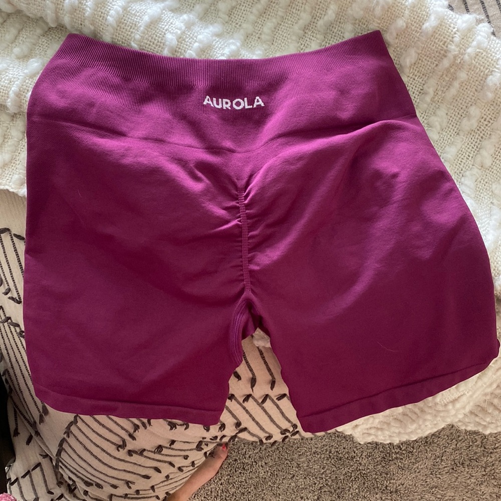 Aurola Shorts - Magenta